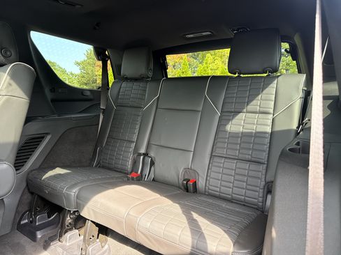 Used 2025 Cadillac Escalade V AWD/4WD image 10