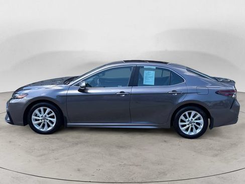 Used 2024 Toyota Camry SE FWD image 2