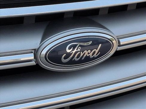Used 2017 Ford Escape SE w/ SE Cold Weather Package AWD/4WD image 30