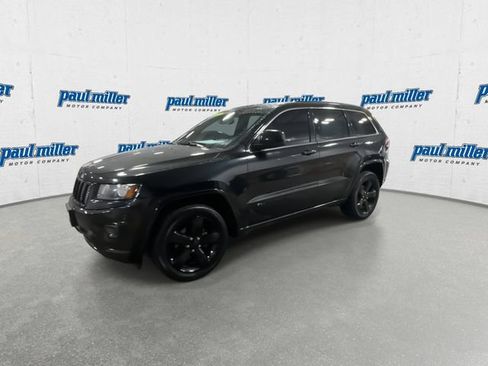 Used 2015 Jeep Grand Cherokee Altitude AWD/4WD image 5