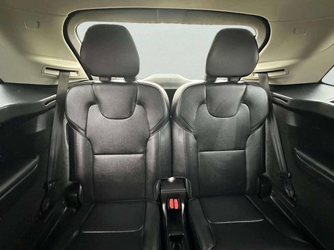 Used 2018 Volvo XC90 T6 Momentum w/ Convenience Package image 18