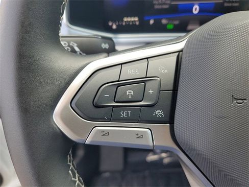Certified 2025 Volkswagen Taos SE w/ Panoramic Sunroof Package image 20