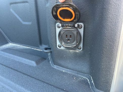 Used 2024 Chevrolet Silverado 2500 Custom w/ Custom Value Package image 27