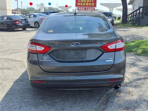 Used 2015 Ford Fusion SE FWD image 6