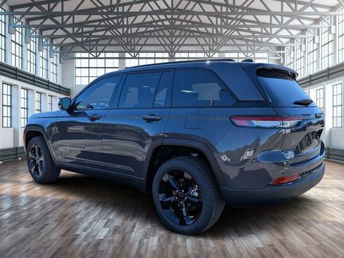 New 2025 Jeep Grand Cherokee Limited w/ Black Appearance Package image 6