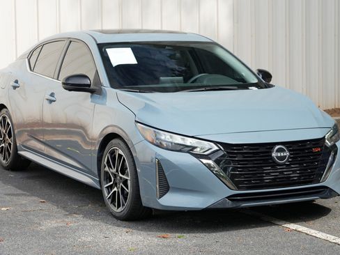 Used 2025 Nissan Sentra SR w/ SR Premium Package FWD image 48