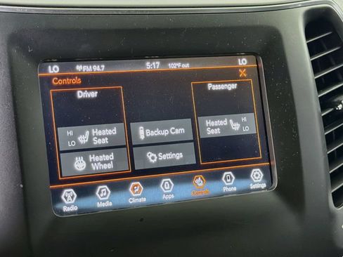 Used 2019 Jeep Cherokee Latitude Plus w/ Comfort/Convenience Group AWD/4WD image 23
