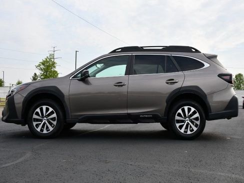 Used 2024 Subaru Outback Premium AWD/4WD image 4