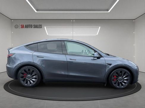 Used 2022 Tesla Model Y Performance image 6