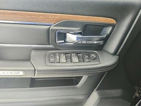 Used 2017 RAM 1500 Laramie w/ Convenience Group image 21
