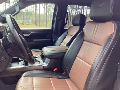 Used 2025 Chevrolet Silverado 1500 High Country w/ Z71 Off-Road Package image 13