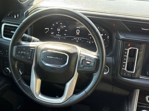 Used 2023 GMC Yukon XL Denali AWD/4WD image 13