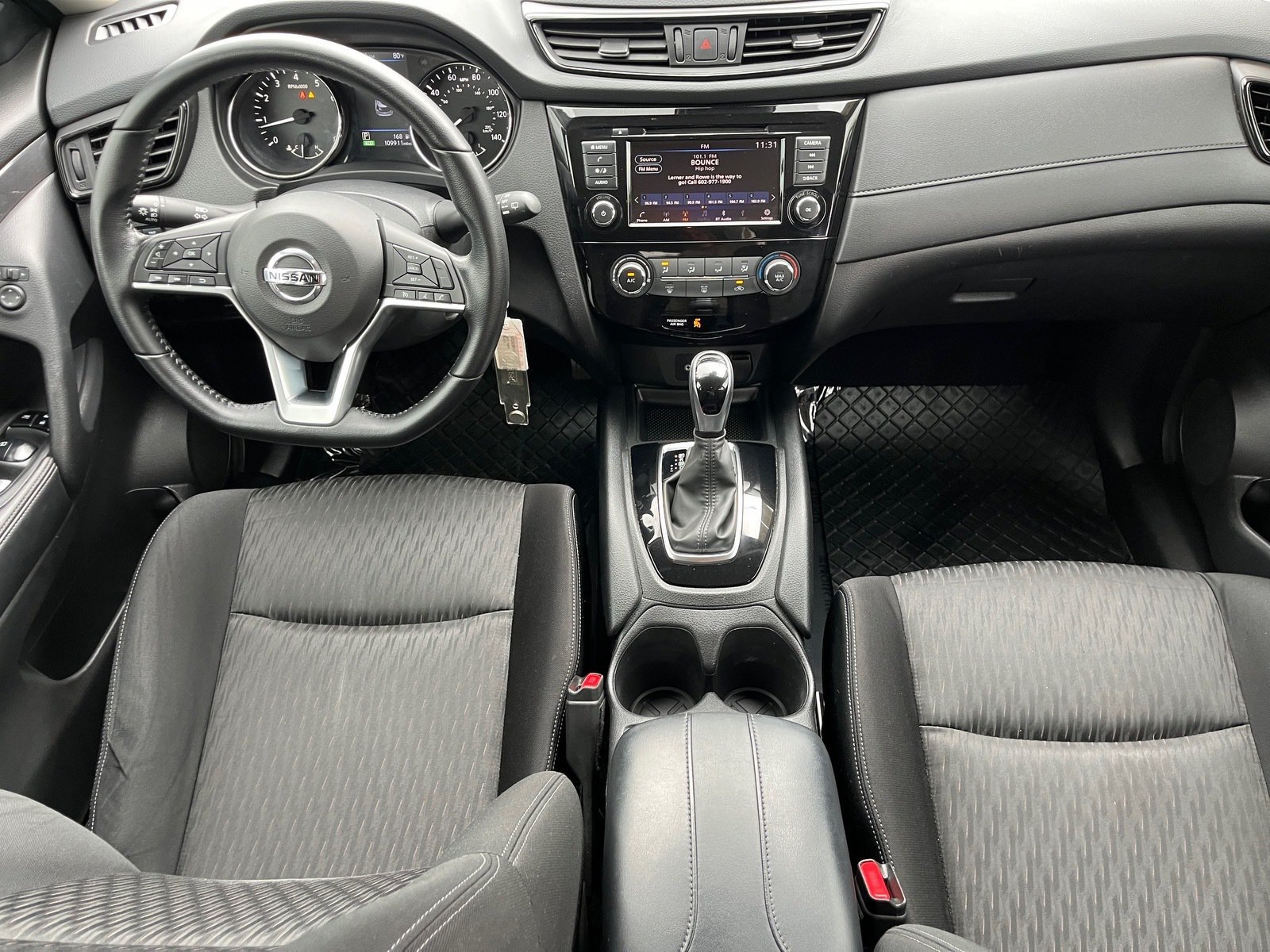 Used 2020 Nissan Rogue S w/ Special Edition Package FWD image 12
