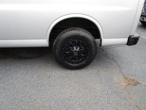 Used 2022 Chevrolet Express 2500 Extended w/ Driver Convenience Package image 16