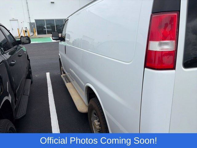 Used 2020 GMC Savana 2500 w/ Driver Convenience Package RWD image 3