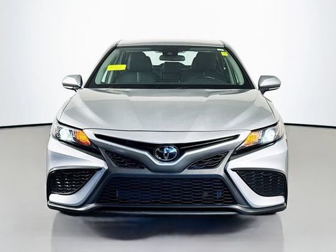 Used 2024 Toyota Camry SE FWD image 11