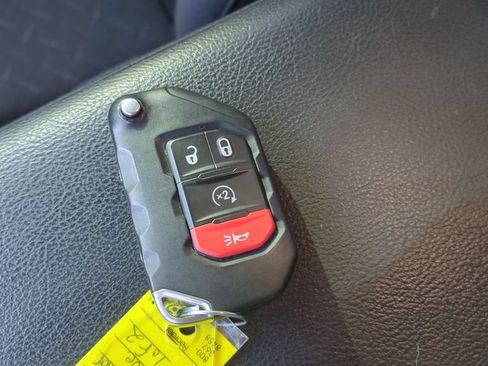 Used 2024 Jeep Gladiator Mojave w/ Safety Group AWD/4WD image 21