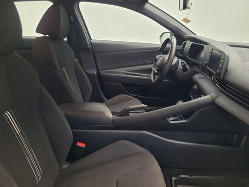 Used 2025 Hyundai Elantra Sport FWD image 21