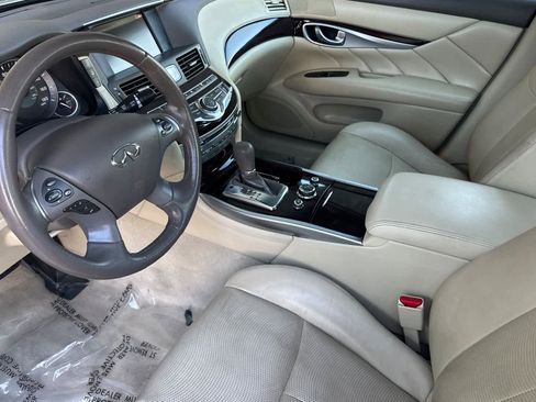 Used 2012 INFINITI M37 w/ Premium Pkg image 11