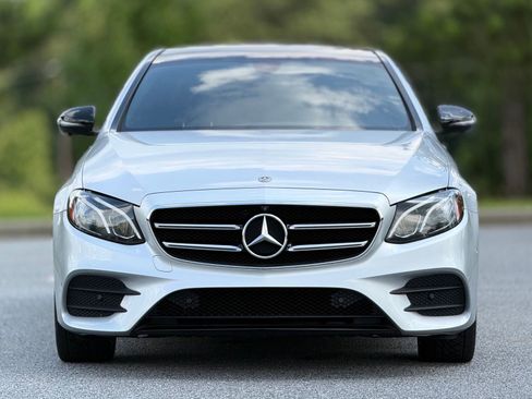 Used 2019 Mercedes-Benz E 300 4MATIC image 3