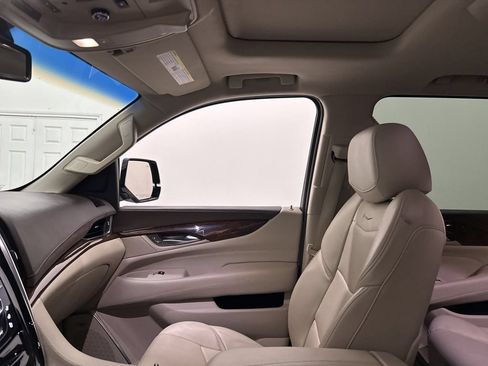 Used 2016 Cadillac Escalade Premium RWD image 29