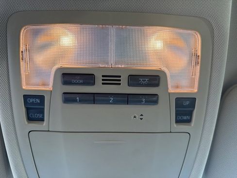 Used 2016 Toyota Highlander Limited image 12