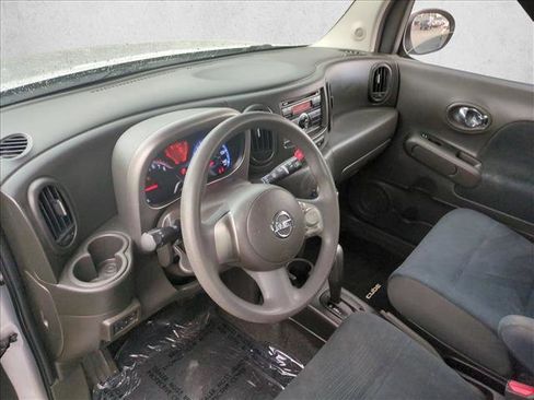Used 2009 Nissan Cube 1.8 S w/ Interior Designer Pkg FWD image 10