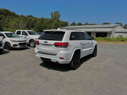 Used 2020 Jeep Grand Cherokee Altitude image 7