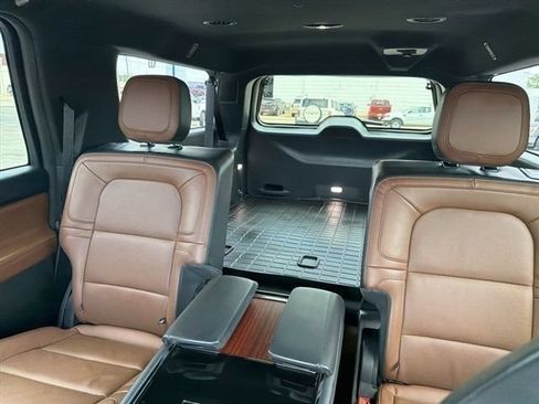Used 2024 Lincoln Navigator L Reserve AWD/4WD image 28