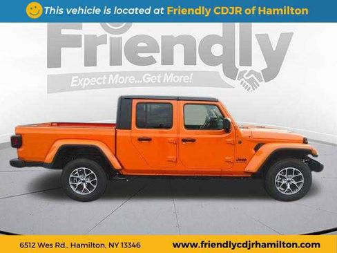 New 2025 Jeep Gladiator Sport image 6