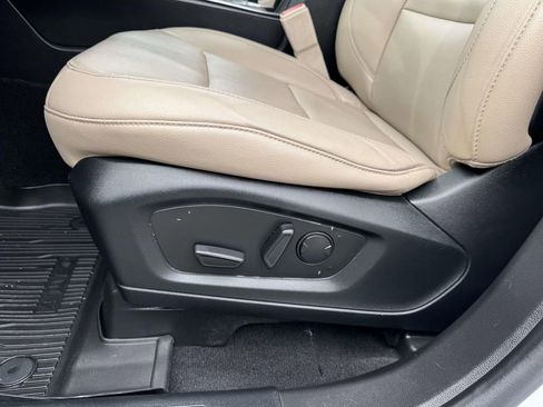 Used 2020 Ford Explorer XLT w/ Equipment Group 202A image 19