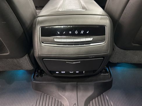 Used 2021 Cadillac Escalade Sport Platinum AWD/4WD image 30