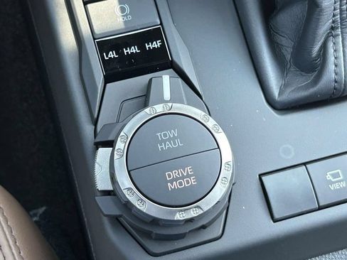 New 2026 Toyota 4Runner Limited AWD/4WD image 22