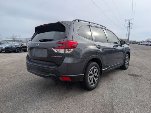 Used 2023 Subaru Forester Premium image 5