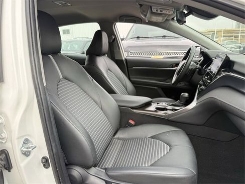 Used 2022 Toyota Corolla LE image 28