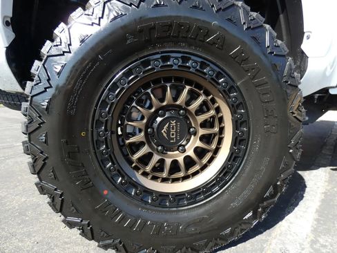 Used 2025 Toyota Tacoma TRD Sport image 20