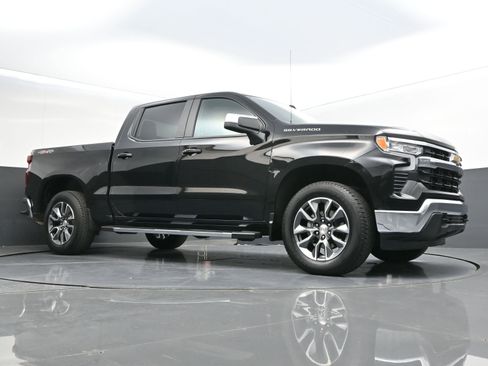 Used 2025 Chevrolet Silverado 1500 LT image 37