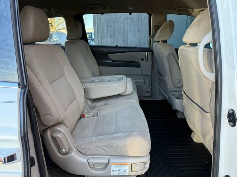 Used 2016 Honda Odyssey EX image 12