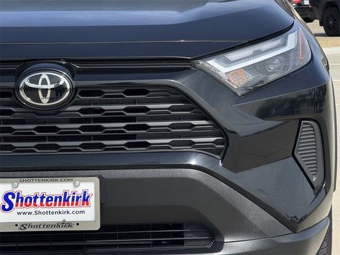 Used 2024 Toyota RAV4 LE image 8