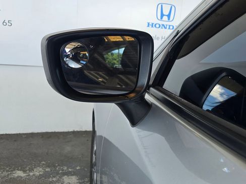 Used 2019 Toyota Yaris L FWD image 16