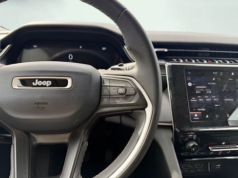 Used 2023 Jeep Grand Cherokee L Laredo AWD/4WD image 30
