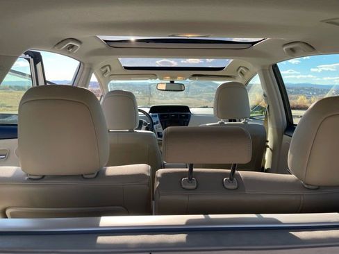 Used 2014 Toyota Prius V Five image 30