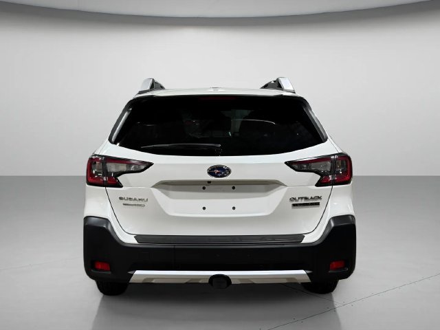 Used 2023 Subaru Outback Touring XT w/ Tech Package 3 AWD/4WD image 4