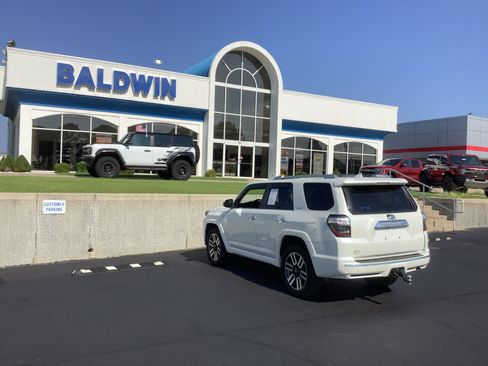 Used 2023 Toyota 4Runner Limited AWD/4WD image 5