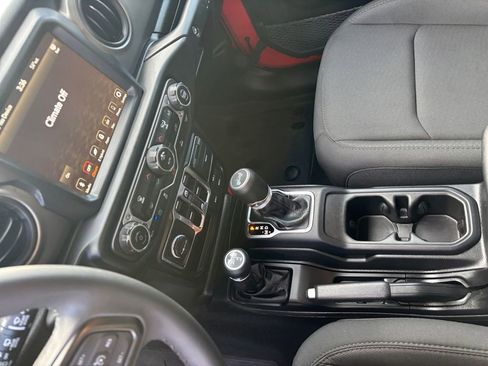 Used 2023 Jeep Wrangler Unlimited image 21