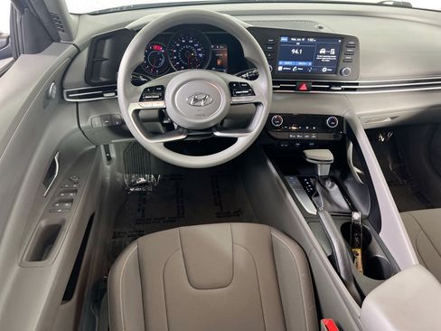 Used 2023 Hyundai Elantra SEL FWD image 20