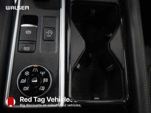 Used 2025 Nissan Pathfinder SV AWD/4WD image 28