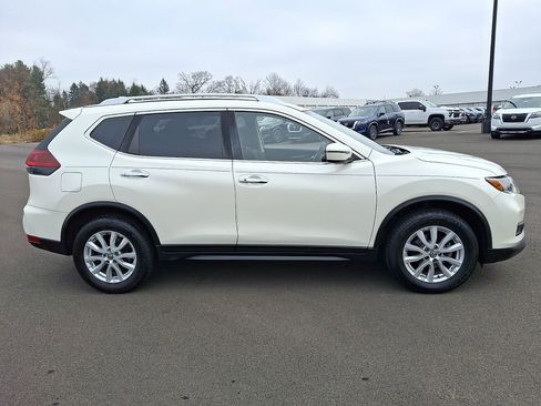 Used 2018 Nissan Rogue SV image 7