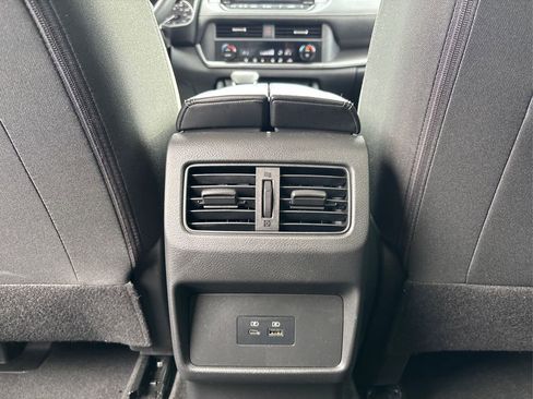 Used 2023 Nissan Rogue SV image 26