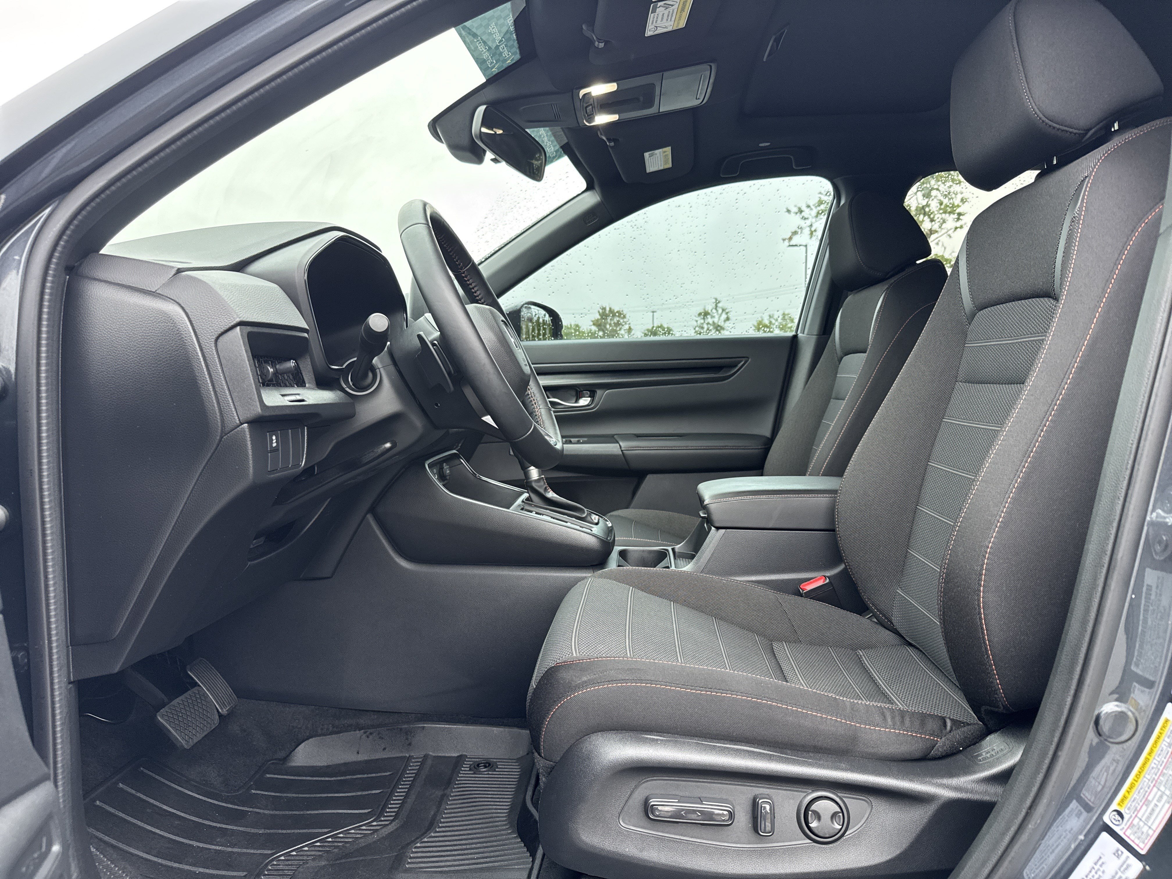 Used 2025 Honda CR-V Sport image 16
